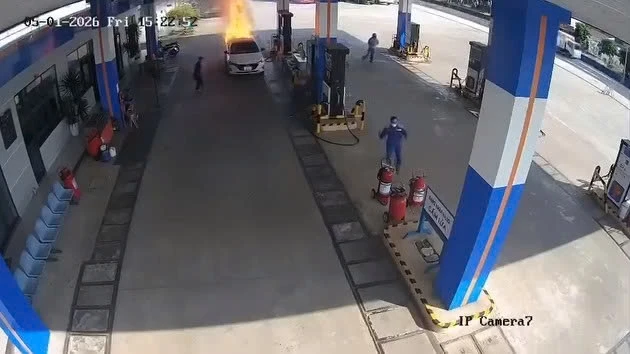 Xác định nguyên nhân ban đầu vụ cháy xe ô tô tại cây xăng khiến 2 người tử vong Xác định nguyên nhân ban đầu vụ cháy xe ô tô tại cây xăng khiến 2 người tử vong