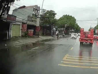 Xác định nguyên nhân người đàn ông nằm trên nóc ca pô ô tô đang chạy