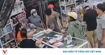 Xác minh clip người đàn ông xô ngã bé gái, đấm vào mặt người mẹ ở Khánh Hòa