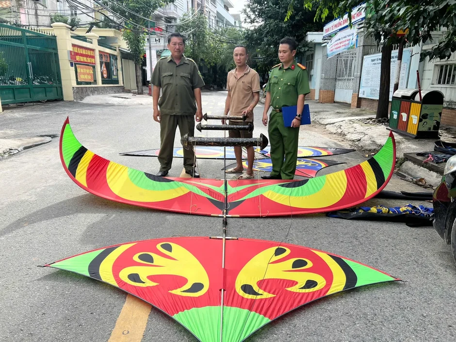 Xác minh để xử lý 3 người thả diều có nguy cơ ảnh hưởng an toàn hàng không Xác minh để xử lý 3 người thả diều có nguy cơ ảnh hưởng an toàn hàng không