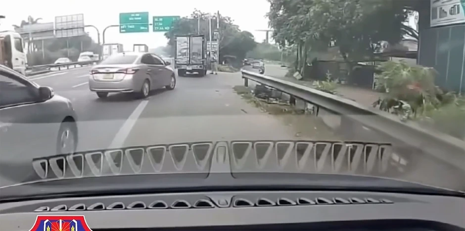 Xác minh, xử lý "thầy dạy lái ô tô" chỉ học viên đi sai làn, cãi CSGT ở Hà Nội