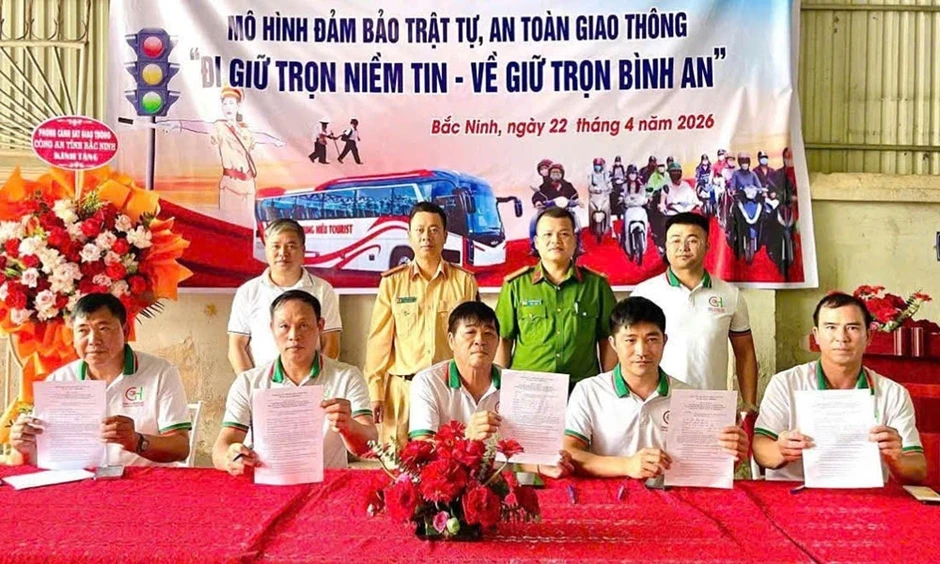 Xây dựng 20 mô hình quần chúng bảo đảm trật tự giao thông tại Bắc Ninh Xây dựng 20 mô hình quần chúng bảo đảm trật tự giao thông tại Bắc Ninh