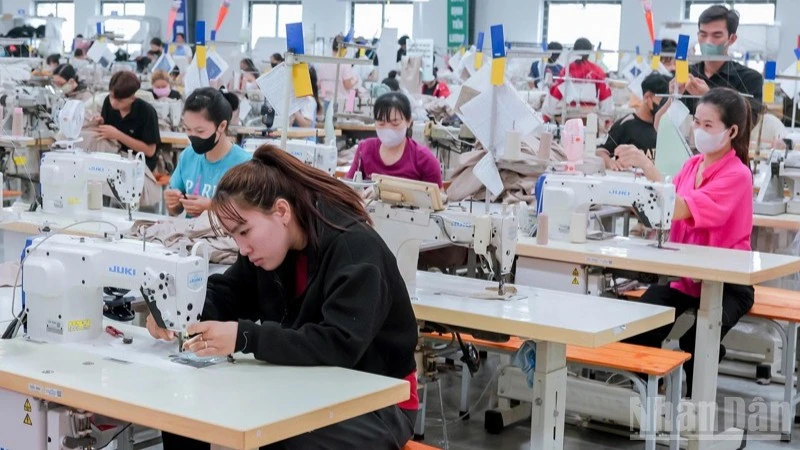 Xây dựng chính sách lao động thích ứng với già hóa dân số ở Khánh Hòa Xây dựng chính sách lao động thích ứng với già hóa dân số ở Khánh Hòa