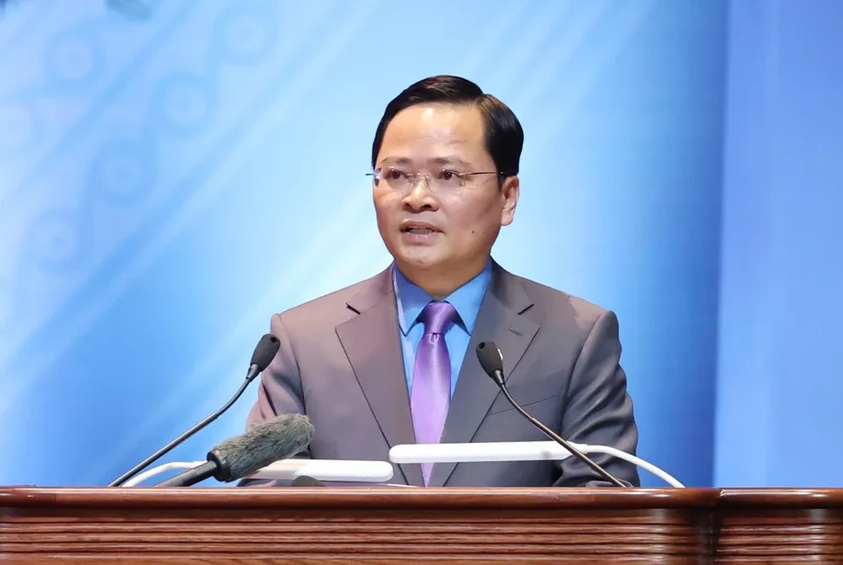 Xây dựng giai cấp công nhân Việt Nam hiện đại, lớn mạnh, xứng đáng là lực lượng tiên phong Xây dựng giai cấp công nhân Việt Nam hiện đại, lớn mạnh, xứng đáng là lực lượng tiên phong