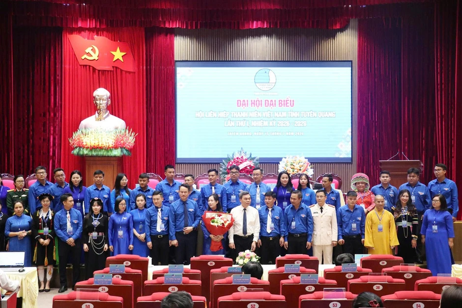 Xây dựng lớp thanh niên Tuyên Quang có bản lĩnh chính trị vững vàng và khát vọng cống hiến Xây dựng lớp thanh niên Tuyên Quang có bản lĩnh chính trị vững vàng và khát vọng cống hiến