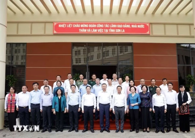 Xây dựng Sơn La thành trung tâm nông nghiệp sinh thái, chế biến nông sản và du lịch đặc sắc Xây dựng Sơn La thành trung tâm nông nghiệp sinh thái, chế biến nông sản và du lịch đặc sắc