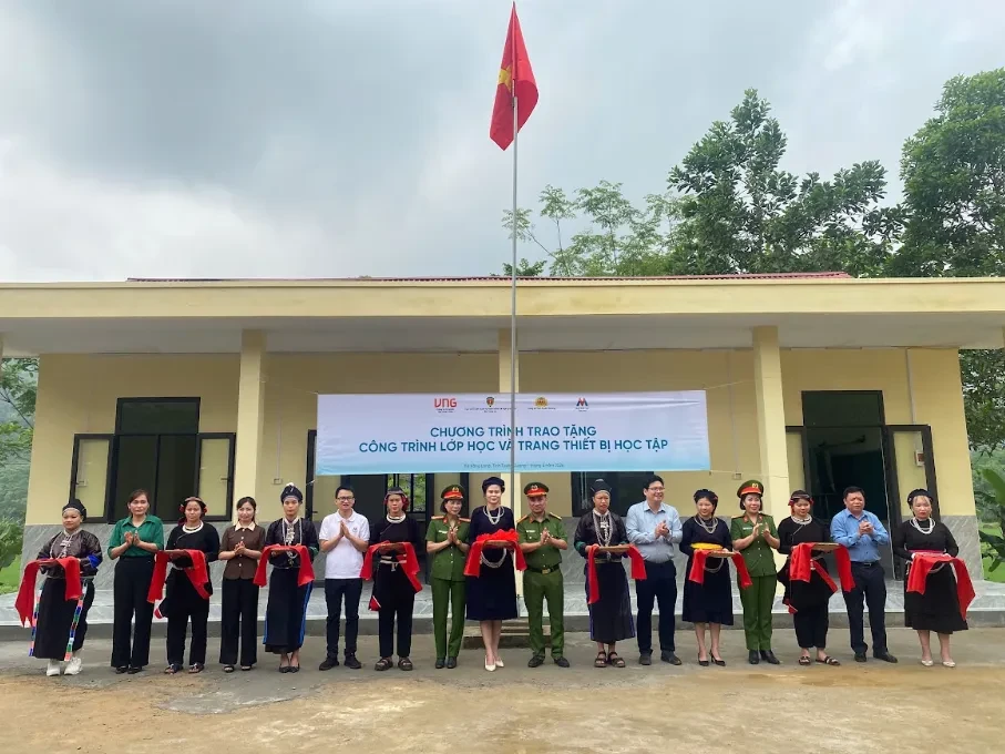 Xây lớp học, hỗ trợ thiết bị cho học sinh vùng cao Tuyên Quang Xây lớp học, hỗ trợ thiết bị cho học sinh vùng cao Tuyên Quang