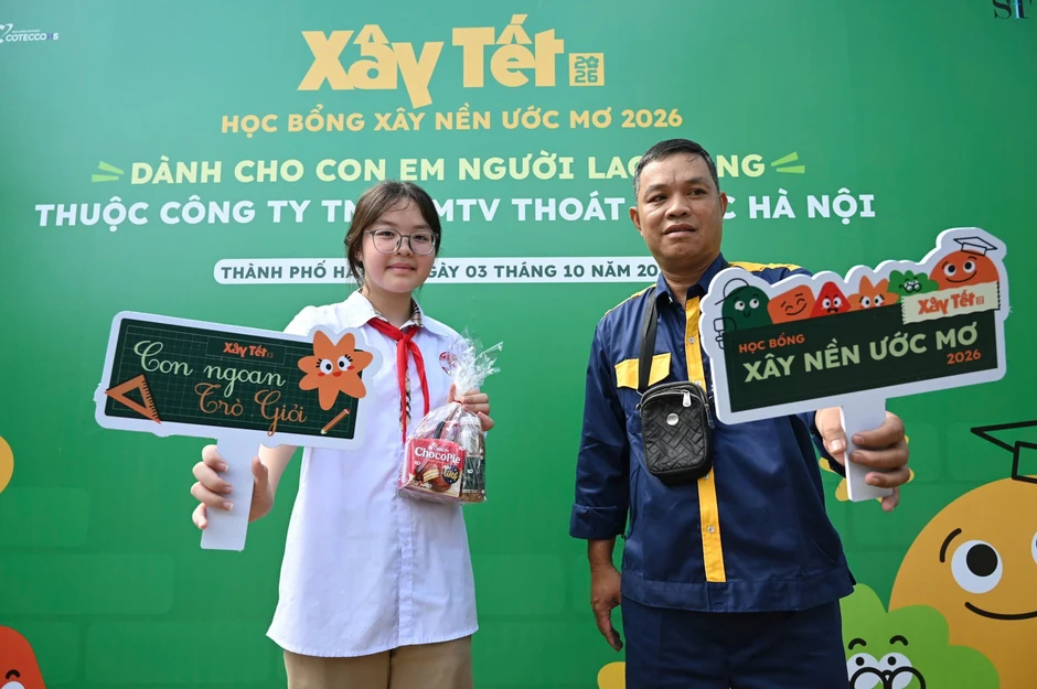 Xây Tết 2026: Trao tặng 50 suất học bổng cho con em công nhân thoát nước Hà Nội
