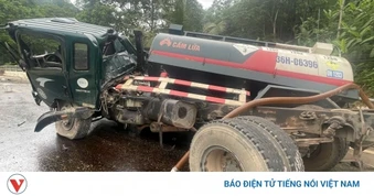 Xe bồn chở dầu gặp nạn ở Thanh Hóa, tài xế tử vong