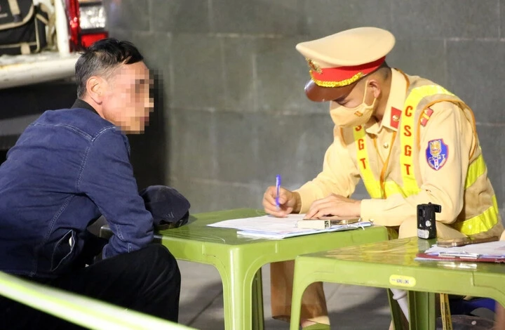 Xe đạp điện công cộng bị niêm phong, tạm giữ vì người thuê vi phạm nồng độ cồn