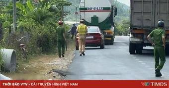Xe đầu kéo va chạm xe máy khiến 2 người tử vong