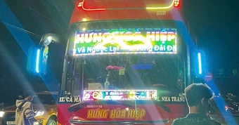 Xe giường nằm va chạm xe máy trên quốc lộ 1, hai người chết tại chỗ