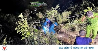 Xe khách giường nằm lao xuống vực sâu ở Gia Lai, nhiều người thương vong