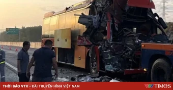 Xe khách tông xe đầu kéo trên cao tốc Phan Thiết - Dầu Giây, 19 người nhập viện cấp cứu