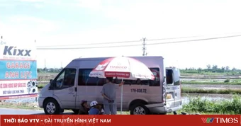 Xe máy lao vào hông xe ô tô 16 chỗ ở Hưng Yên, 2 người tử vong