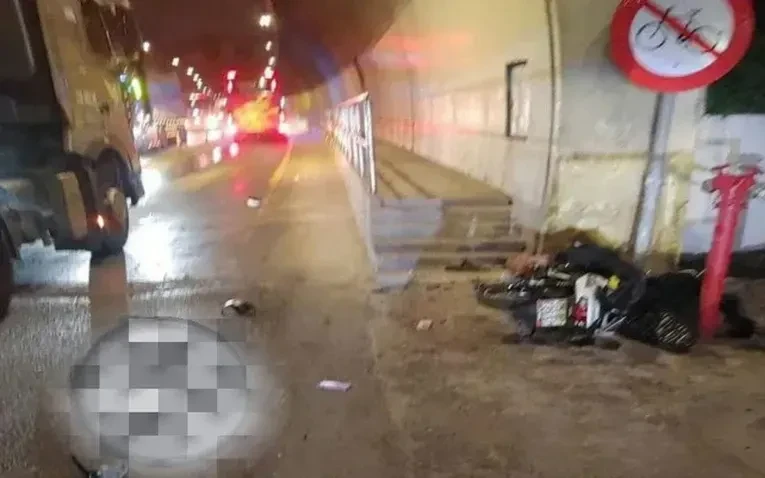 Xe máy lao vào lan can trước hầm Phú Gia, 2 người tử vong Xe máy lao vào lan can trước hầm Phú Gia, 2 người tử vong