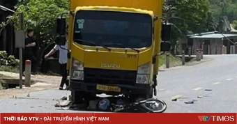 Xe ô tô thư báo va chạm xe máy, 2 người thương vong