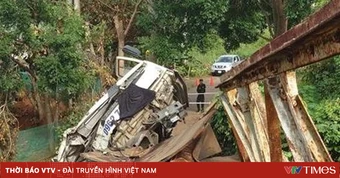Xe tải cẩu làm sập cầu Đắk Lung: Tạm ngưng lưu thông và cấp nước cho khoảng 50.000 người dân