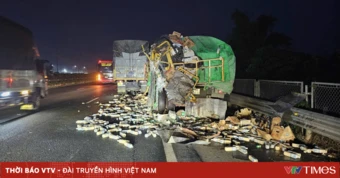 Xe tải đâm xe đầu kéo đang dừng ở làn khẩn cấp làm 1 người tử vong