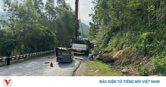 Xe tải gặp nạn khi đổ đèo Vi Ô Lắc trong đêm, 2 người tử vong
