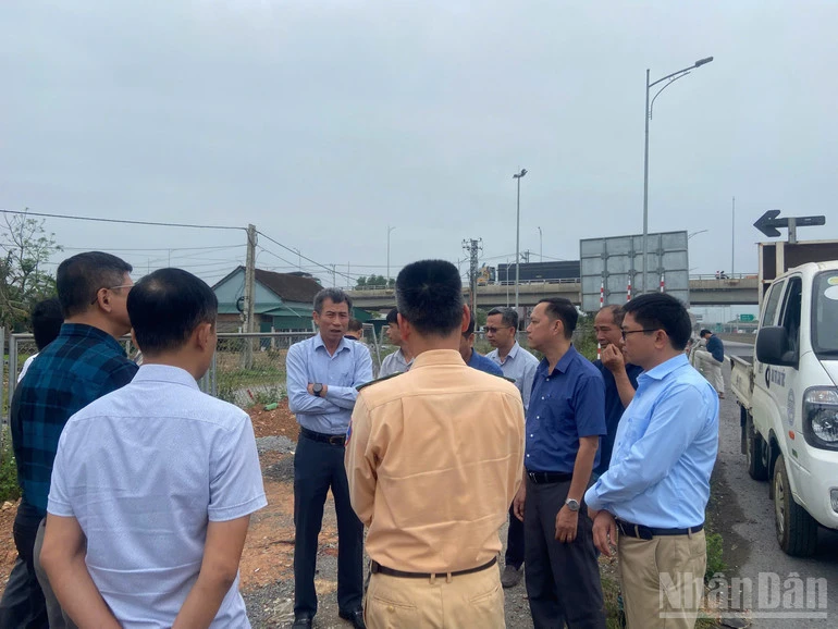 Xem xét điều chỉnh tốc độ trên cao tốc Cam Lộ-La Sơn