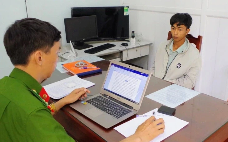 Xin tiền mẹ không được, con trai rủ bạn đột nhập nhà, phá két sắt trộm 70 triệu Xin tiền mẹ không được, con trai rủ bạn đột nhập nhà, phá két sắt trộm 70 triệu