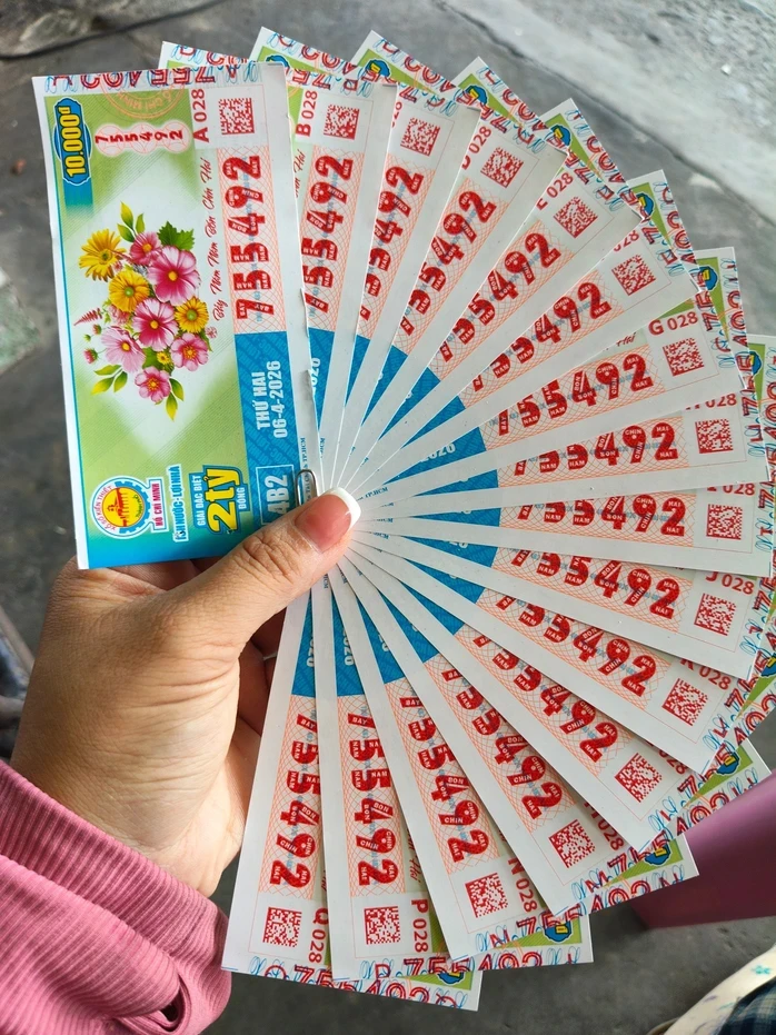 Xổ số miền Nam: Chiều 6-4, lộ diện người phụ nữ ở TPHCM trúng độc đắc 14 tỉ đồng Xổ số miền Nam: Chiều 6-4, lộ diện người phụ nữ ở TPHCM trúng độc đắc 14 tỉ đồng