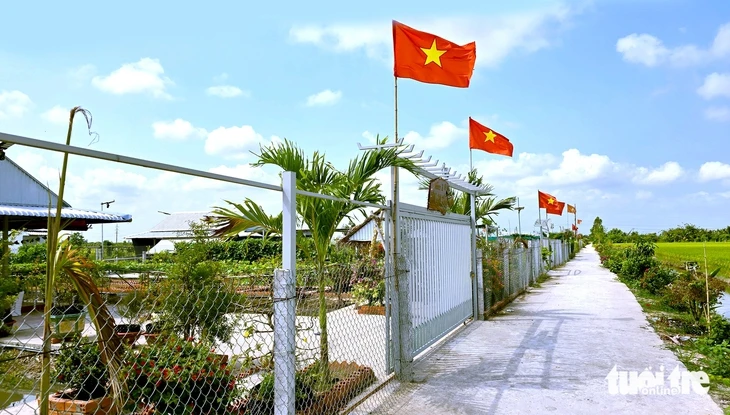 Xóa đăng ký tạm trú từ 15-3 như thế nào?; Xẻ ruộng lúa lập vườn sinh thái trái phép rao bán Xóa đăng ký tạm trú từ 15-3 như thế nào?; Xẻ ruộng lúa lập vườn sinh thái trái phép rao bán