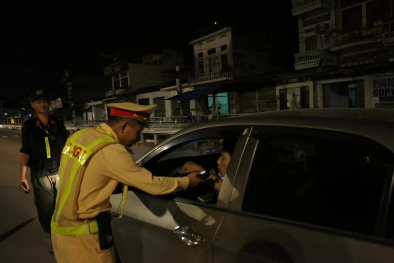 Xử lý 12,3 nghìn trường hợp vi phạm Luật giao thông trong ngày 1/5, có hơn 3 nghìn ma men Xử lý 12,3 nghìn trường hợp vi phạm Luật giao thông trong ngày 1/5, có hơn 3 nghìn ma men