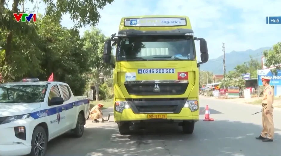 Xử lý nghiêm xe quá khổ, quá tải qua địa bàn TP Huế Xử lý nghiêm xe quá khổ, quá tải qua địa bàn TP Huế