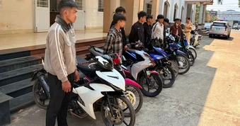 Xử phạt 30 “quái xế” càn quấy tại cánh đồng điện gió ở Gia Lai