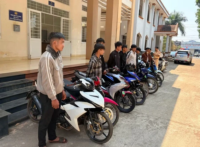Xử phạt 30 “quái xế” càn quấy tại cánh đồng điện gió ở Gia Lai Xử phạt 30 “quái xế” càn quấy tại cánh đồng điện gió ở Gia Lai