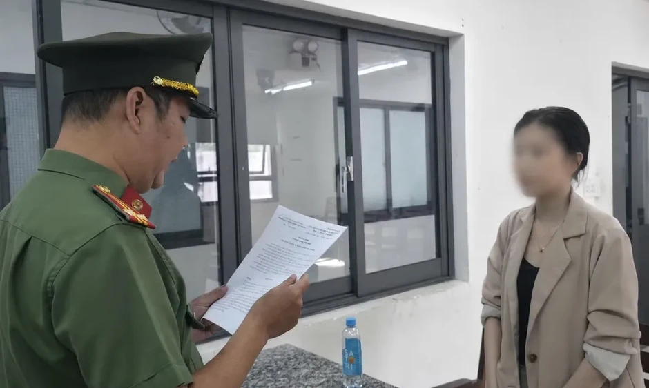 Xử phạt hai trường hợp thuê người thi hộ chứng chỉ tiếng Anh để nhận bằng Thạc sĩ