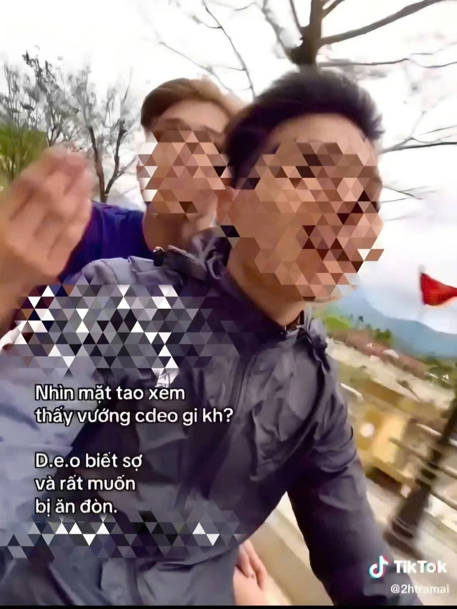 Xử phạt nam sinh vừa lái xe vừa quay clip 'rất muốn bị ăn đòn'