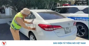 Xử phạt tài xế và chủ xe 27 triệu đồng vì đi xe hết hạn đăng kiểm trên cao tốc