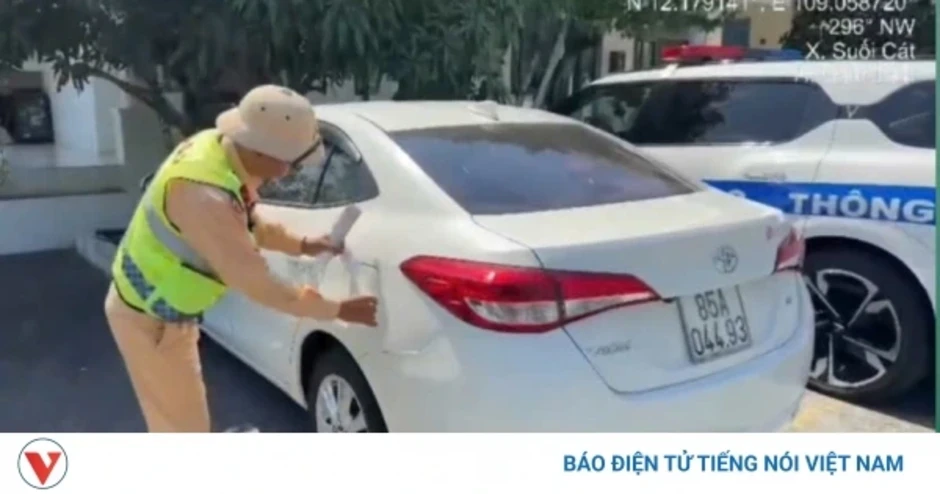 Xử phạt tài xế và chủ xe 27 triệu đồng vì đi xe hết hạn đăng kiểm trên cao tốc Xử phạt tài xế và chủ xe 27 triệu đồng vì đi xe hết hạn đăng kiểm trên cao tốc