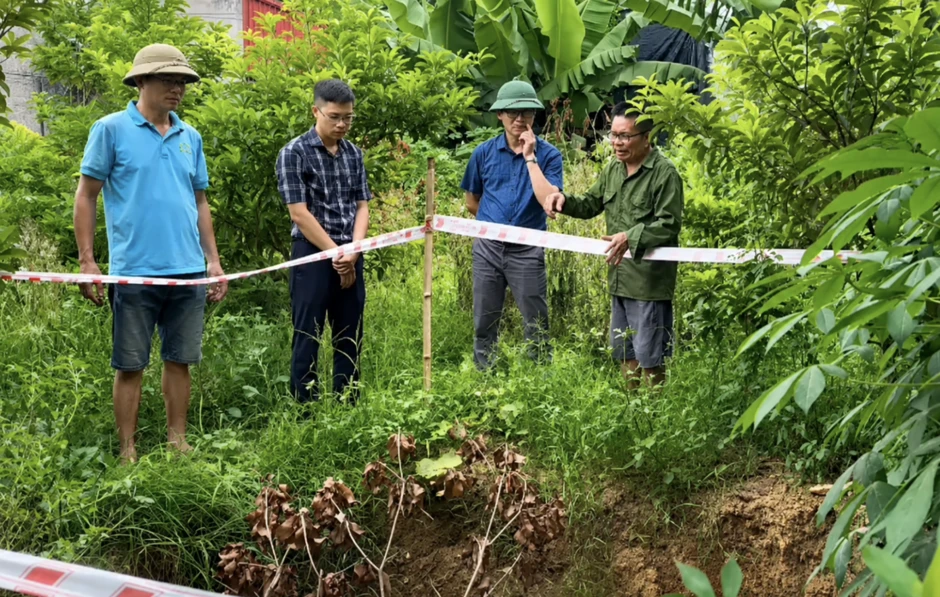 Xuất hiện hố ‘tử thần’ ở Ninh Bình, khuyến cáo người dân sơ tán Xuất hiện hố ‘tử thần’ ở Ninh Bình, khuyến cáo người dân sơ tán