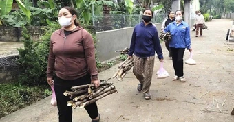 Xúc động chuyện chị em vùng quê góp gạo, góp củi lo hậu sự cho người nghèo