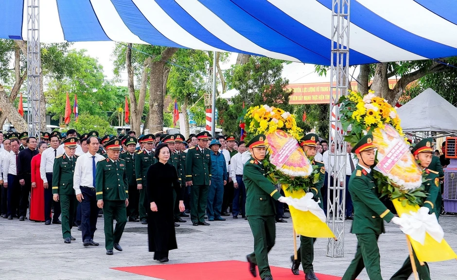 Xúc động Lễ truy điệu và an táng 80 hài cốt liệt sĩ Việt Nam hy sinh tại Lào Xúc động Lễ truy điệu và an táng 80 hài cốt liệt sĩ Việt Nam hy sinh tại Lào