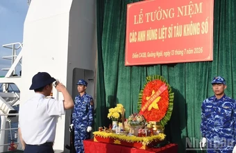 Xúc động Lễ tưởng niệm các Anh hùng liệt sĩ Tàu không số C43B