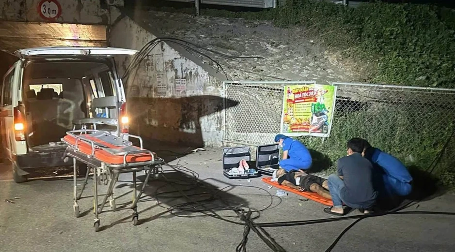 Xuyên đêm giành giật sự sống cho các nạn nhân vụ tai nạn xe khách ở Pháp Vân-Cầu Giẽ Xuyên đêm giành giật sự sống cho các nạn nhân vụ tai nạn xe khách ở Pháp Vân-Cầu Giẽ