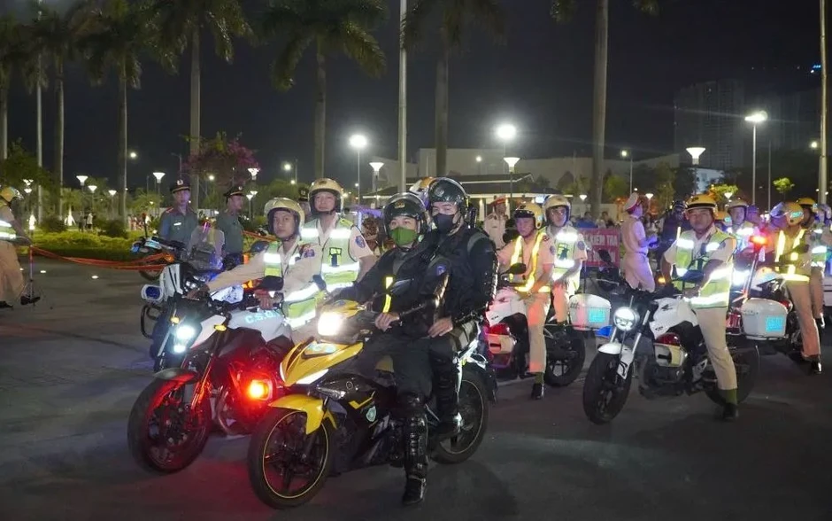 Xuyên đêm trấn áp, Đà Nẵng xử lý hàng loạt vi phạm giao thông Xuyên đêm trấn áp, Đà Nẵng xử lý hàng loạt vi phạm giao thông