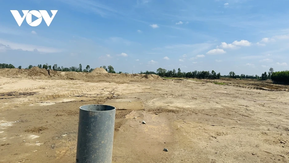 Xuyên lễ trên công trường cao tốc miền Tây Xuyên lễ trên công trường cao tốc miền Tây