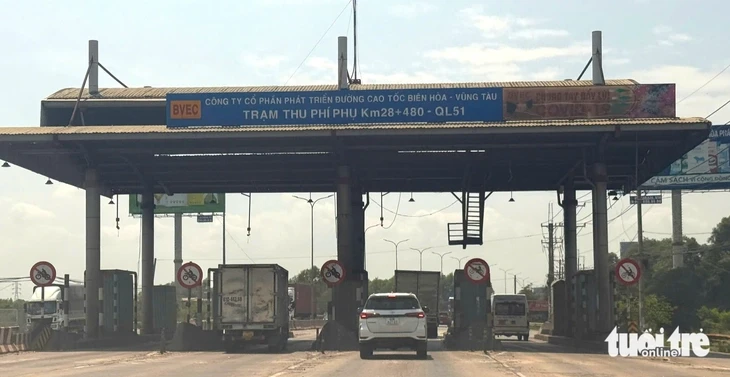 Yêu cầu sớm tháo dỡ 2 trạm thu phí trên quốc lộ 51 và trạm thu phí cầu Đồng Nai