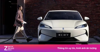 BYD làm taxi điện, sạc pin nhanh như đổ xăng