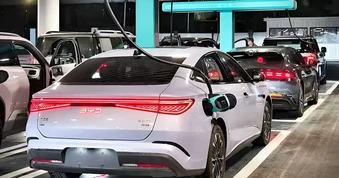 BYD thiết kế trạm sạc siêu nhanh giống hệt cây xăng