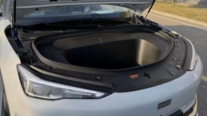 Geely EX5 mới lộ diện với khoang hành lý phía trước, thêm 114 mã lực