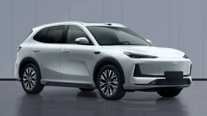 Geely EX5 mới lộ diện với khoang hành lý phía trước, thêm 114 mã lực