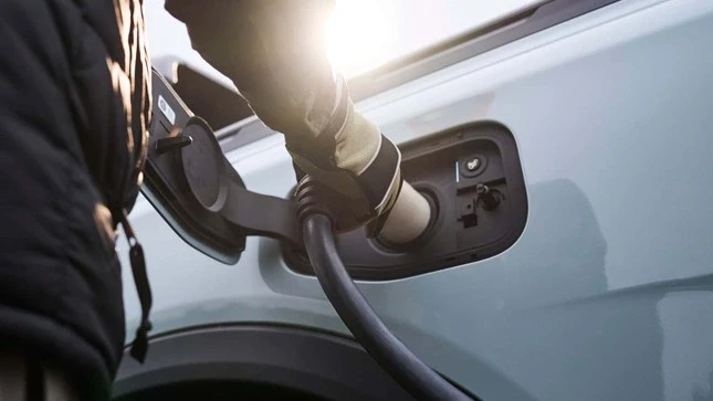 Lưu ý gì khi sử dụng ô tô hybrid cắm sạc ngoài? Lưu ý gì khi sử dụng ô tô hybrid cắm sạc ngoài?