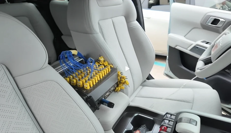 Nhiệt độ pin vượt 76°C trong buổi thử sạc siêu nhanh của BYD gây tranh cãi Nhiệt độ pin vượt 76°C trong buổi thử sạc siêu nhanh của BYD gây tranh cãi